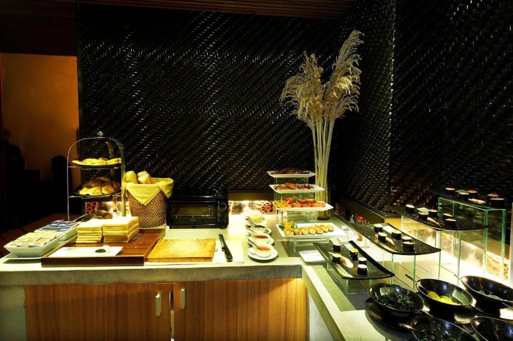 เดอะ ไวท์ โฮเต็ล 8A ทัยวันลุง Hotel โฮจิมินห์ซิตี้ ภายนอก รูปภาพ