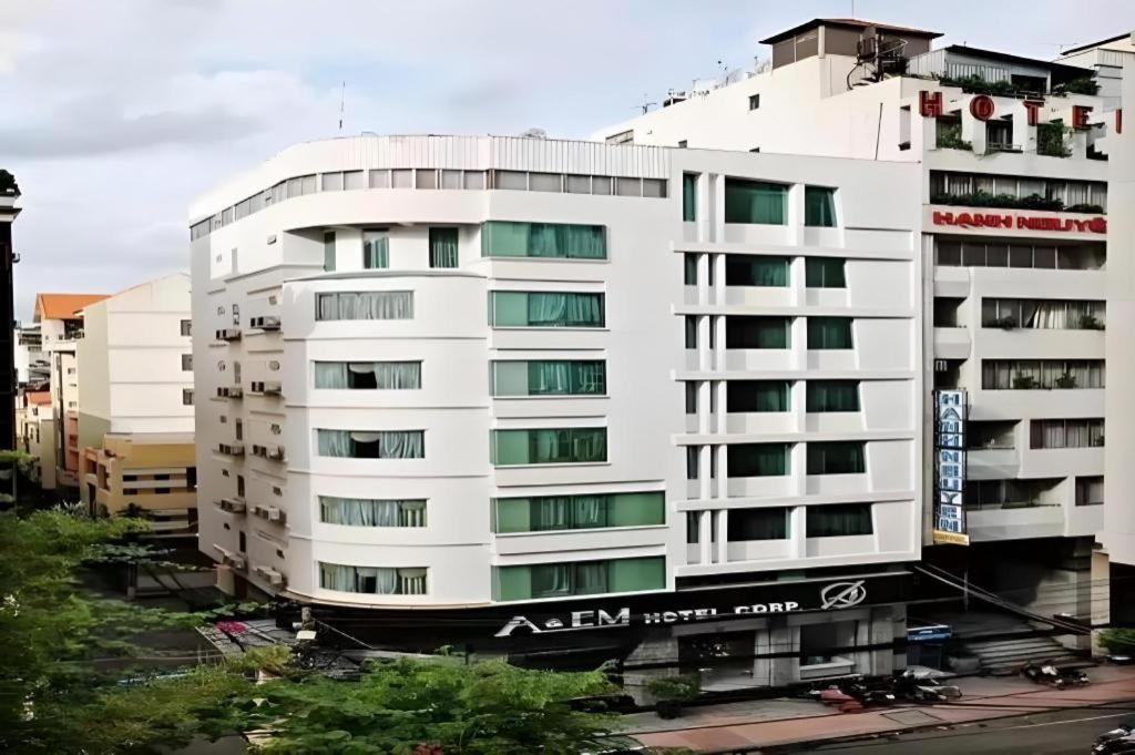 เดอะ ไวท์ โฮเต็ล 8A ทัยวันลุง Hotel โฮจิมินห์ซิตี้ ภายนอก รูปภาพ