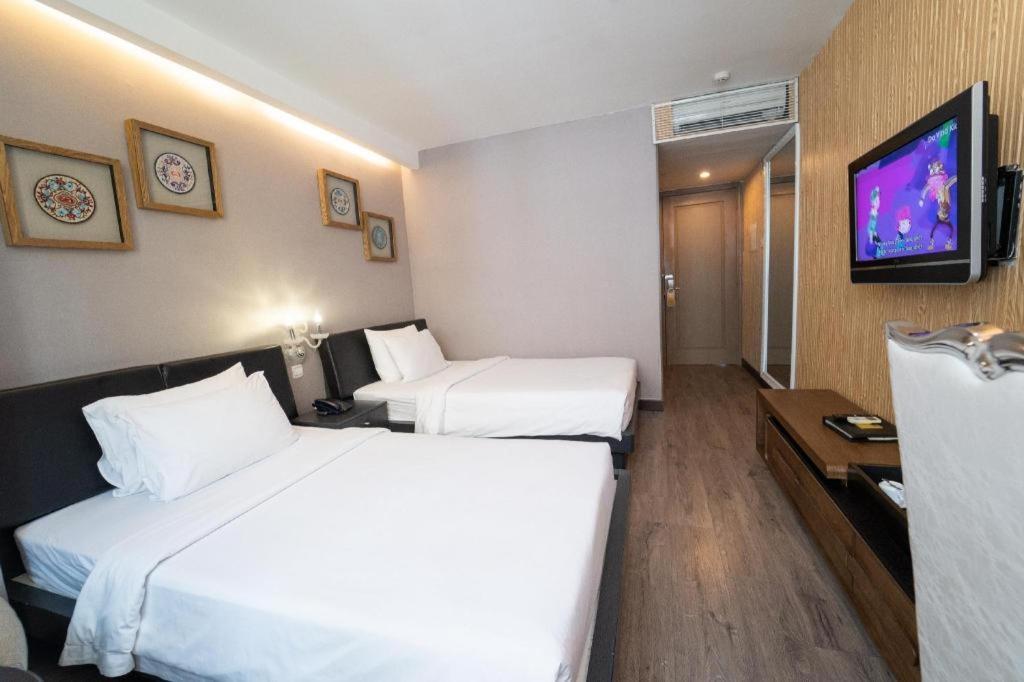 เดอะ ไวท์ โฮเต็ล 8A ทัยวันลุง Hotel โฮจิมินห์ซิตี้ ภายนอก รูปภาพ