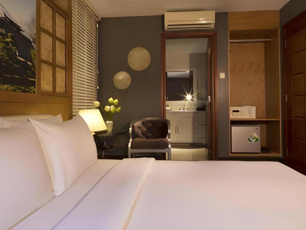 เดอะ ไวท์ โฮเต็ล 8A ทัยวันลุง Hotel โฮจิมินห์ซิตี้ ภายนอก รูปภาพ