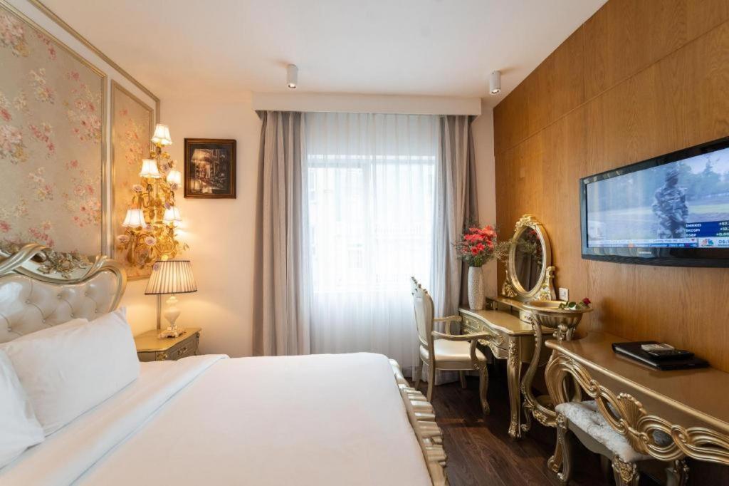 เดอะ ไวท์ โฮเต็ล 8A ทัยวันลุง Hotel โฮจิมินห์ซิตี้ ภายนอก รูปภาพ
