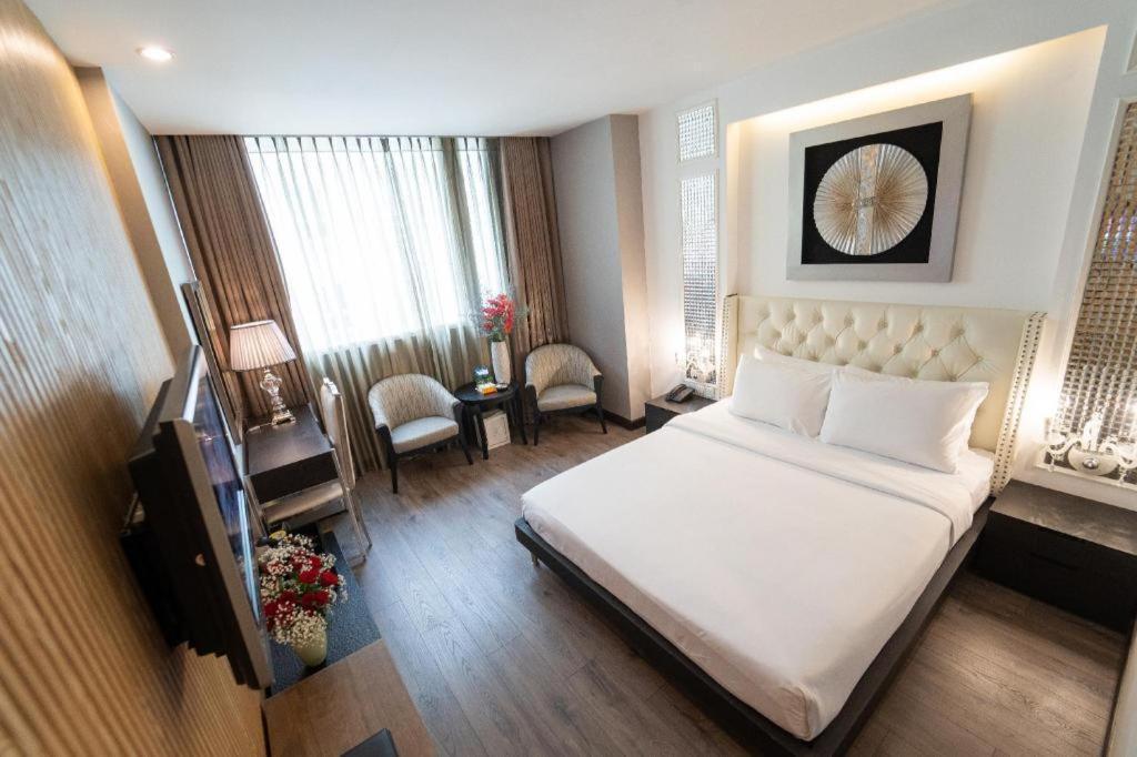 เดอะ ไวท์ โฮเต็ล 8A ทัยวันลุง Hotel โฮจิมินห์ซิตี้ ภายนอก รูปภาพ