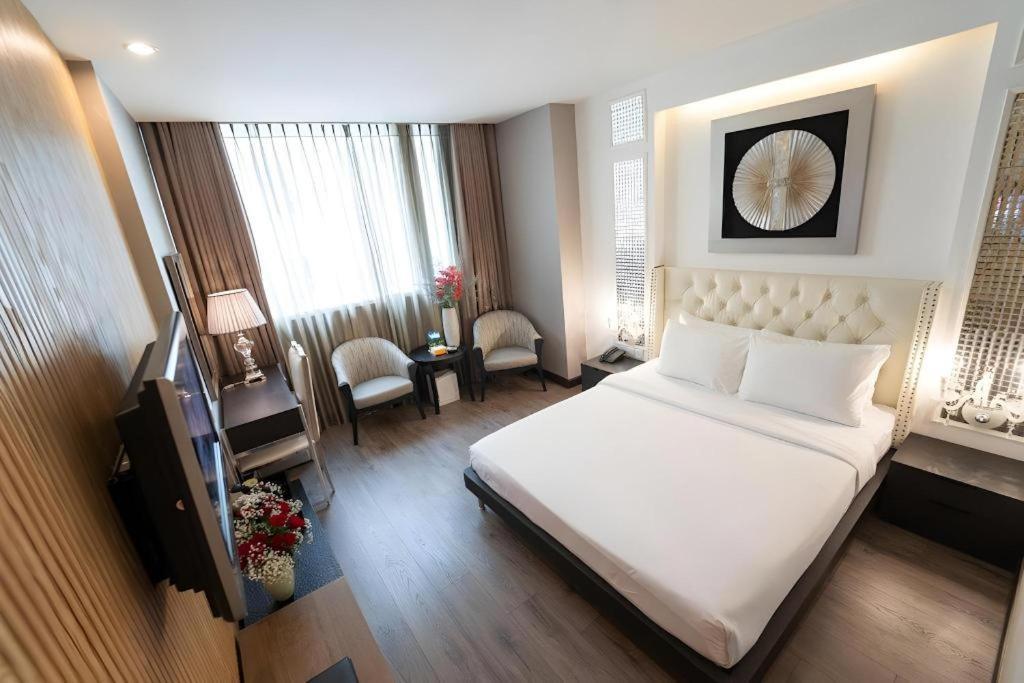 เดอะ ไวท์ โฮเต็ล 8A ทัยวันลุง Hotel โฮจิมินห์ซิตี้ ภายนอก รูปภาพ