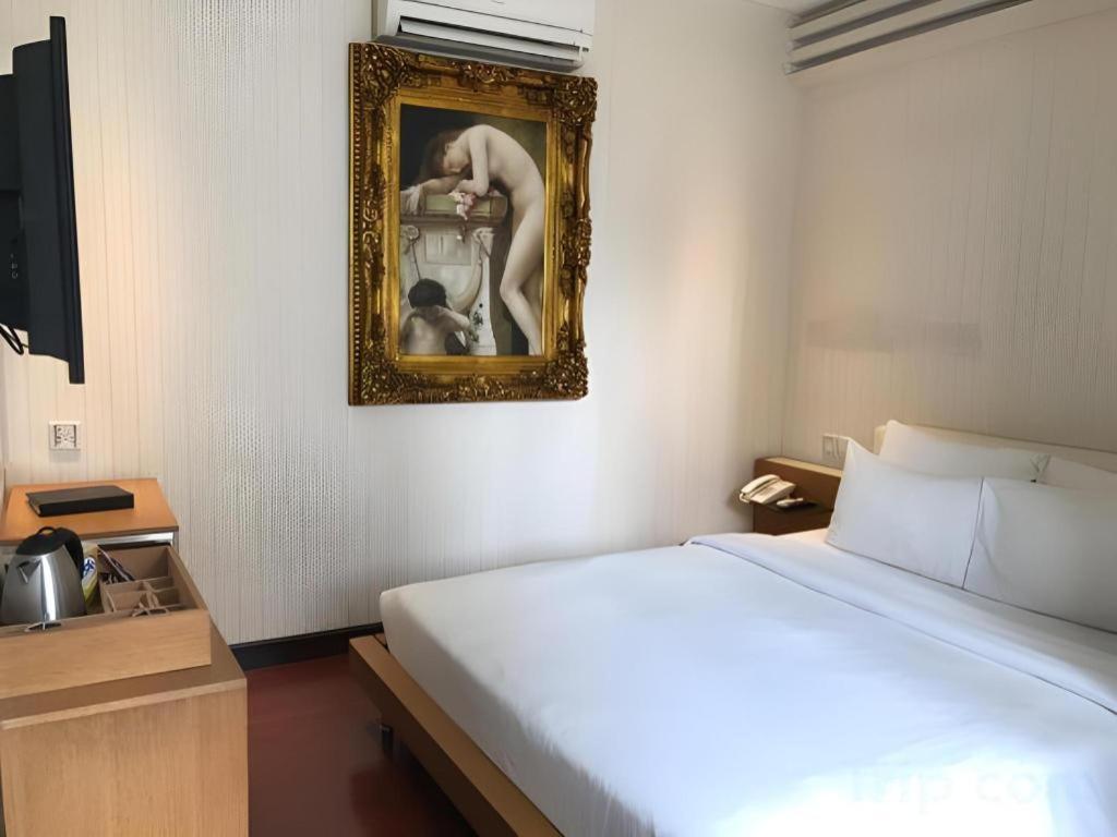 เดอะ ไวท์ โฮเต็ล 8A ทัยวันลุง Hotel โฮจิมินห์ซิตี้ ภายนอก รูปภาพ