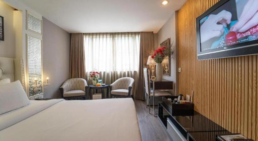 เดอะ ไวท์ โฮเต็ล 8A ทัยวันลุง Hotel โฮจิมินห์ซิตี้ ภายนอก รูปภาพ